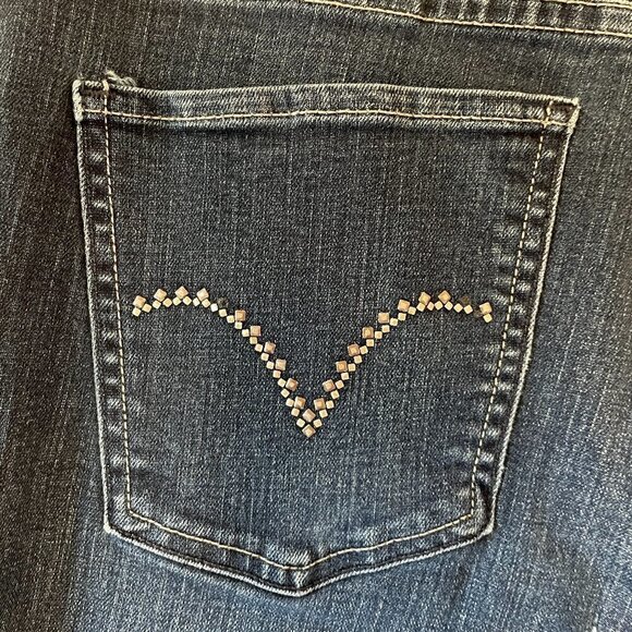 Levi's 512 Bootcut Perfectly Slimming Silver Stud Embellished Pockets  Size 14 M - Picture 16 of 16
